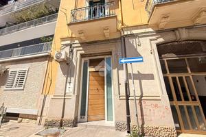 MONOLOCALE A BARI