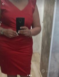 vestito di raso rosso corallo elasticizzato 