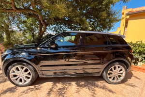 Range Rover Evoque SD4 Auto- PARI AL NUOVO