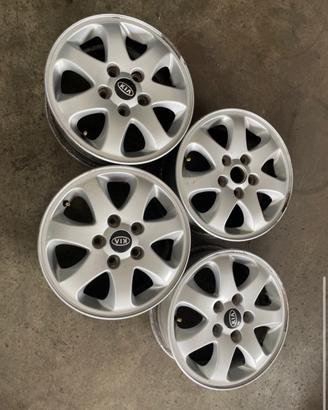 4 CERCHI LEGA DA 15 USATI KIA CARNIVAL 899194