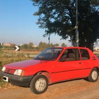 Peugeot 205  XR 1100 rossa