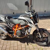 KTM 690 Duke - 2012