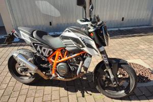 KTM 690 Duke - 2012