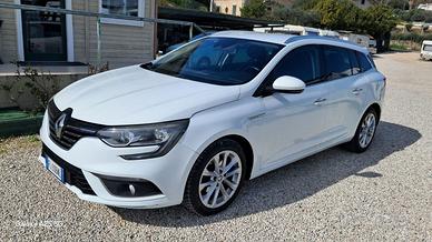 AUTO REANULT MEGANE SPORTER  5 POSTI
