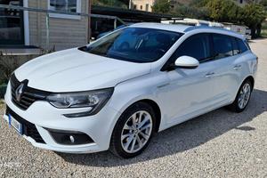 AUTO REANULT MEGANE SPORTER  5 POSTI