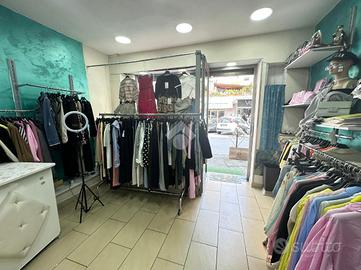NEGOZIO A NAPOLI