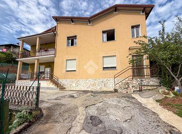 4 LOCALI A SERLE