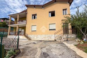 4 LOCALI A SERLE