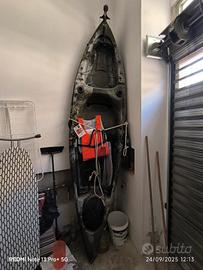 Canoa BigMama modello da pesca