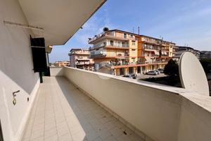 2 LOCALI A MARANO DI NAPOLI