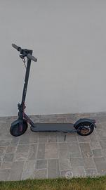 monopattino elettrico aduto