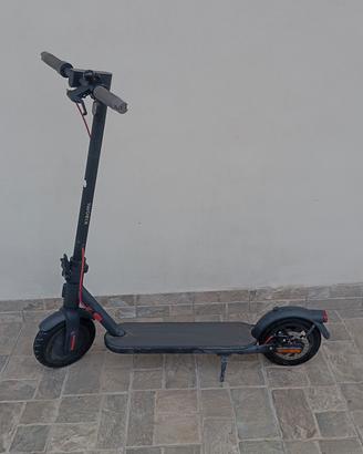 monopattino elettrico aduto