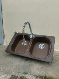 lavello completo di rubinetto 