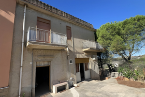Casa indipendente con vista mare e montagna