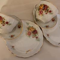 2 tazze con piattino Royal Albert 