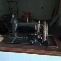 macchina da cucire d'epoca