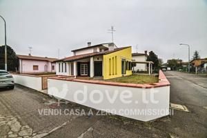 Casa indipendente di 237 m² con 5 locali e box aut