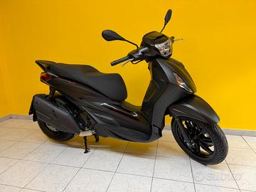 Piaggio Beverly 400 total black
