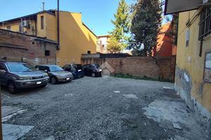 AUTORIMESSA A BOLOGNA