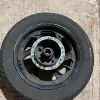 Cerchio posteriore majesty 400