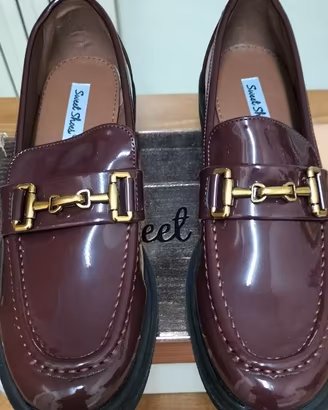 Sweet Shoes donna vinaccia con fibbia oro