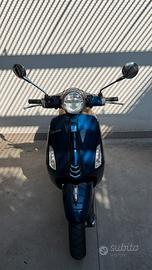 Vespa 125 primavera blu