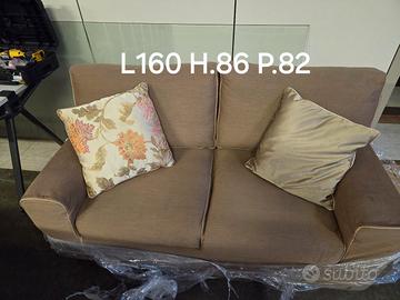 Divano due posti fatto artigianalmente 