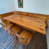 Arredamento rustico in pino massicci per taverna