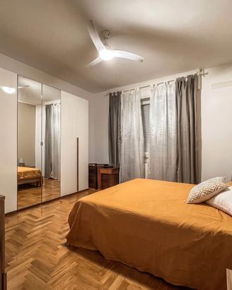 Letto matrimoniale + 2 comodini