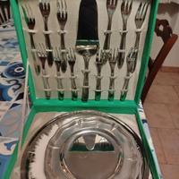 Set posate e piatti acciaio inox