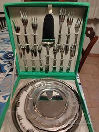 Set posate e piatti acciaio inox