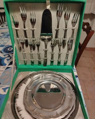 Set posate e piatti acciaio inox