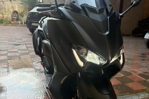 T-MAX 560