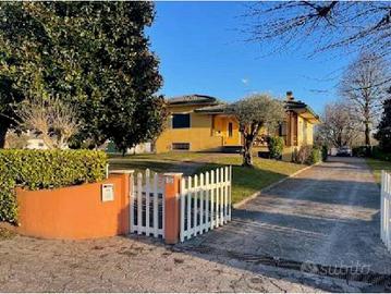 Immobile in asta di 564 m² con 5 locali e box auto