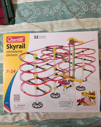 Giochi vari in scatola età dai 7 anni 