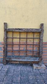  2 antiche grate in ferro  con incastro alternato 