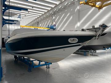 Motoscafo veloce Cobalt 255 solo lago