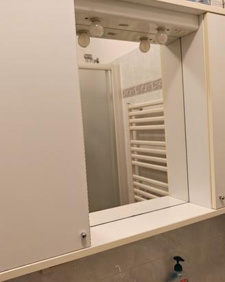 Mobiletto per bagno appeso