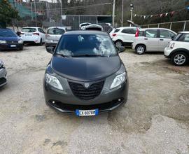 Lancia Ypsilon 1.2 69 CV 5 porte S Momodesign