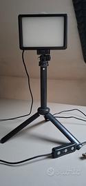Luce LED video/foto con treppiede (singola)