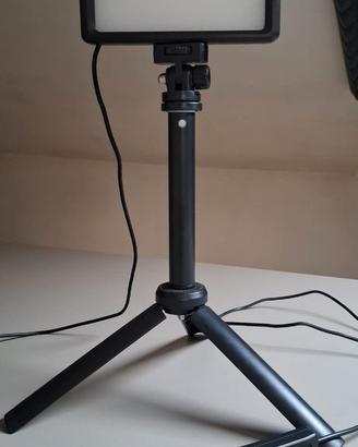 Luce LED video/foto con treppiede (singola)