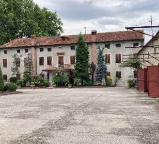 Immobile in asta di 2881 m² con più di 5 locali a 