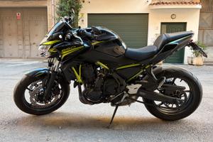 Kawasaki Z650 2020 – scarico Akrapovič – 16.467 km