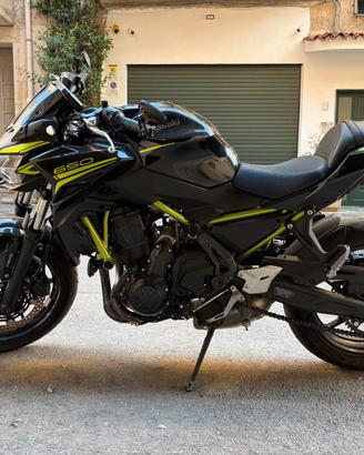 Kawasaki Z650 2020 – scarico Akrapovič – 16.467 km