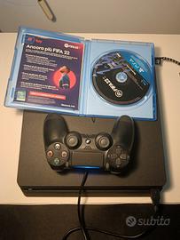 PS4 Slim + 2 Controllers + FIFA 22 & 20 GRATIS