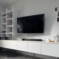 Mobile soggiorno in legno di qualità con pensile