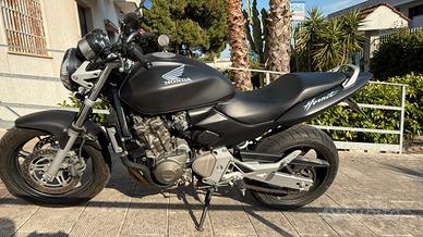Hornet 600 anno 2004