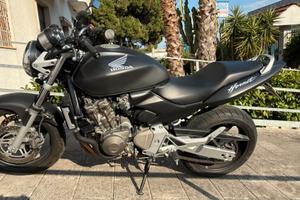 Hornet 600 anno 2004