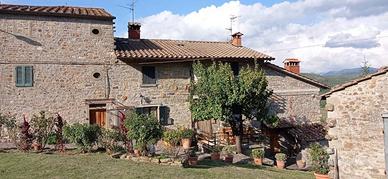 Appartamento di 10200 m² con più di 5 locali e box