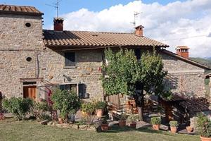 Appartamento di 10200 m² con più di 5 locali e box